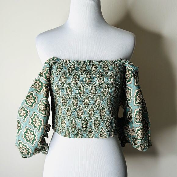 Zara Green Patterned Smocked Puff Sleeve Crop Top - Picture 2 of 9